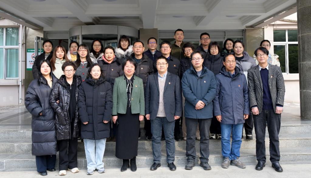 研究生部党支部召开第四季度专题党课