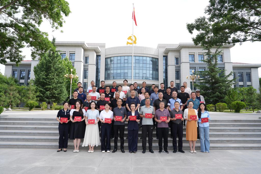 以正确政绩观引领担当作为