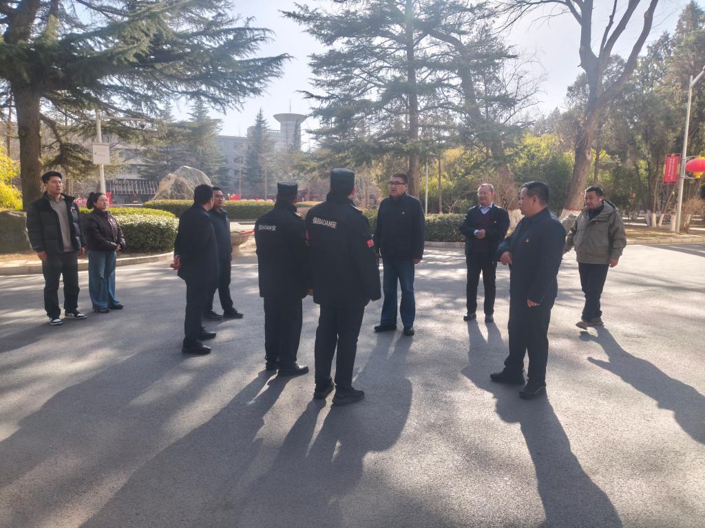 党建引领守防线 安全护航新学期