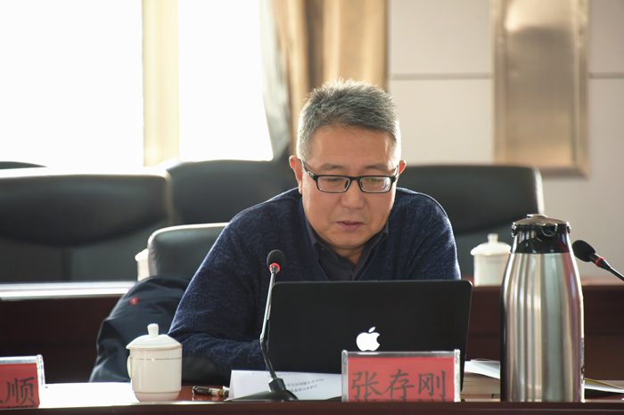 学会常务理事,兰州财经大学马克思主义学院院长张存刚教授认为,《决定